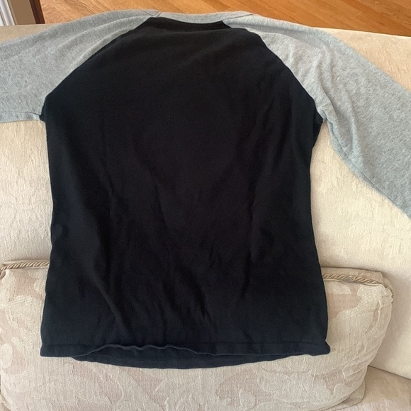 Gap kids’ shark long sleeved T-shirt - Picture 3 of 3